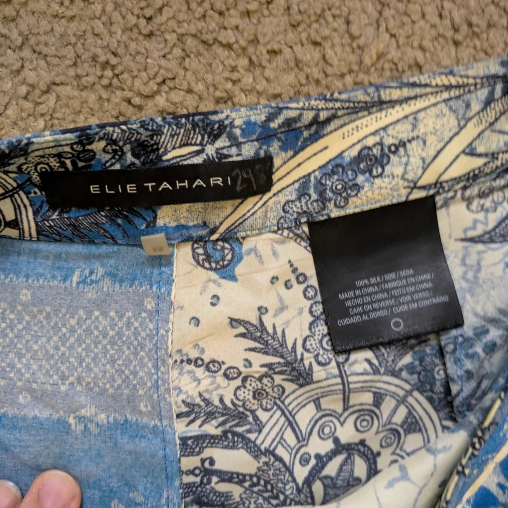 Elie Tahari Blue and Cream Patterned Silk Pants - Picture 4 of 9
